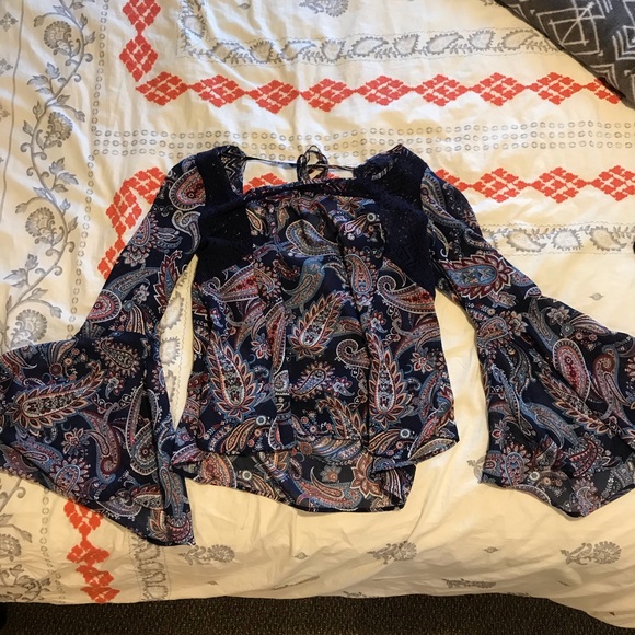 Super cute vintage looking top - Picture 3 of 4